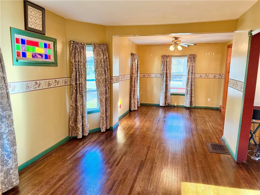 3226 State St, Caledonia, New York 14423, Caledonia, New York 14423, 4 Bedroom Bedrooms, 10 Room Rooms,1 BathroomBathrooms,Residential,For Sale,3226 State St, Caledonia, New York 14423,0,R1725290