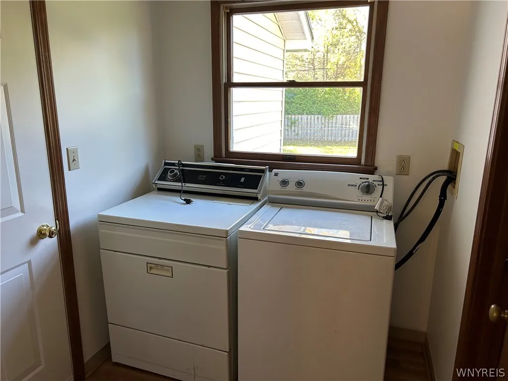 276 Tennyson, Amherst, New York 14221, Amherst, New York 14221, 3 Bedroom Bedrooms, 5 Room Rooms,1 BathroomBathrooms,Residential Lease,For Rent,276 Tennyson, Amherst, New York 14221,0,B1725395