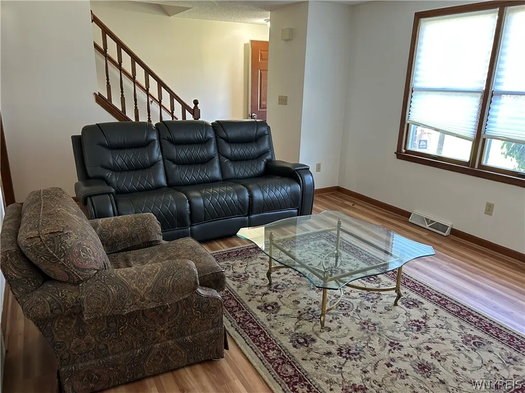 276 Tennyson, Amherst, New York 14221, Amherst, New York 14221, 3 Bedroom Bedrooms, 5 Room Rooms,1 BathroomBathrooms,Residential Lease,For Rent,276 Tennyson, Amherst, New York 14221,0,B1725395