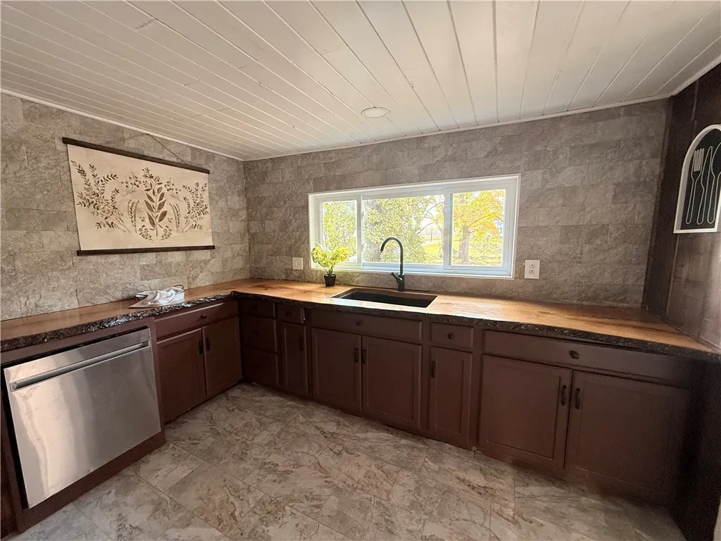 6066 Old Lake Road, Starkey, New York 14878, Starkey, New York 14878, 3 Bedroom Bedrooms, 9 Room Rooms,2 BathroomBathrooms,Residential,For Sale,6066 Old Lake Road, Starkey, New York 14878,0,R1725232