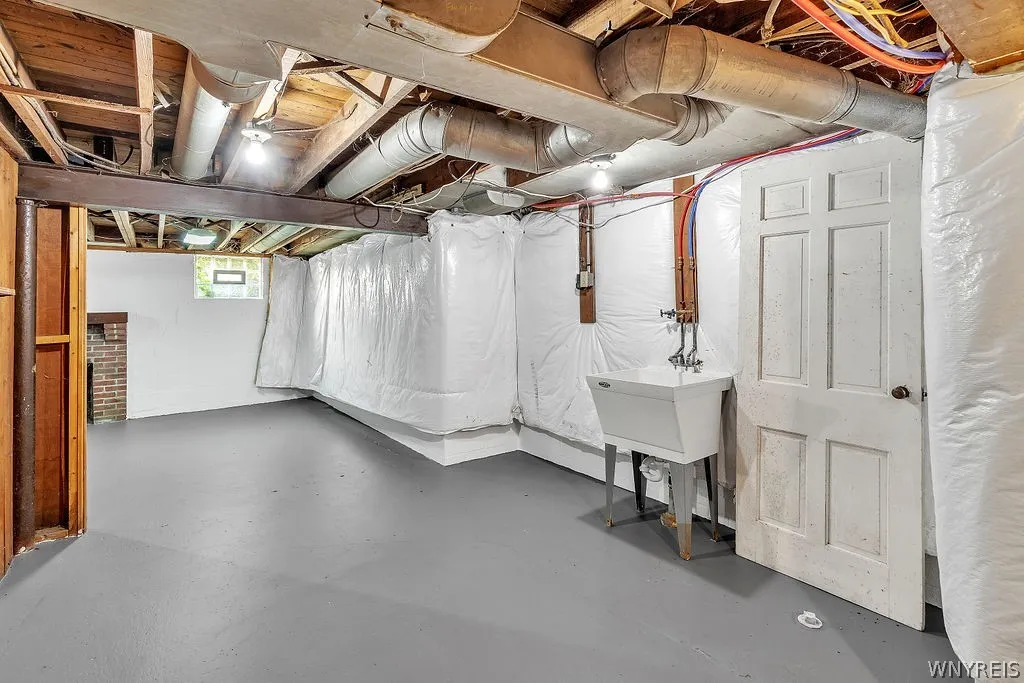758 Pasadena Avenue, Niagara Falls, New York 14304, Niagara Falls, New York 14304, 3 Bedroom Bedrooms, 9 Room Rooms,1 BathroomBathrooms,Residential,For Sale,758 Pasadena Avenue, Niagara Falls, New York 14304,0,B1724992