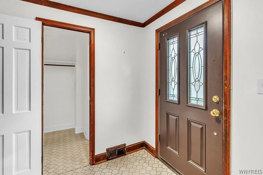 758 Pasadena Avenue, Niagara Falls, New York 14304, Niagara Falls, New York 14304, 3 Bedroom Bedrooms, 9 Room Rooms,1 BathroomBathrooms,Residential,For Sale,758 Pasadena Avenue, Niagara Falls, New York 14304,0,B1724992