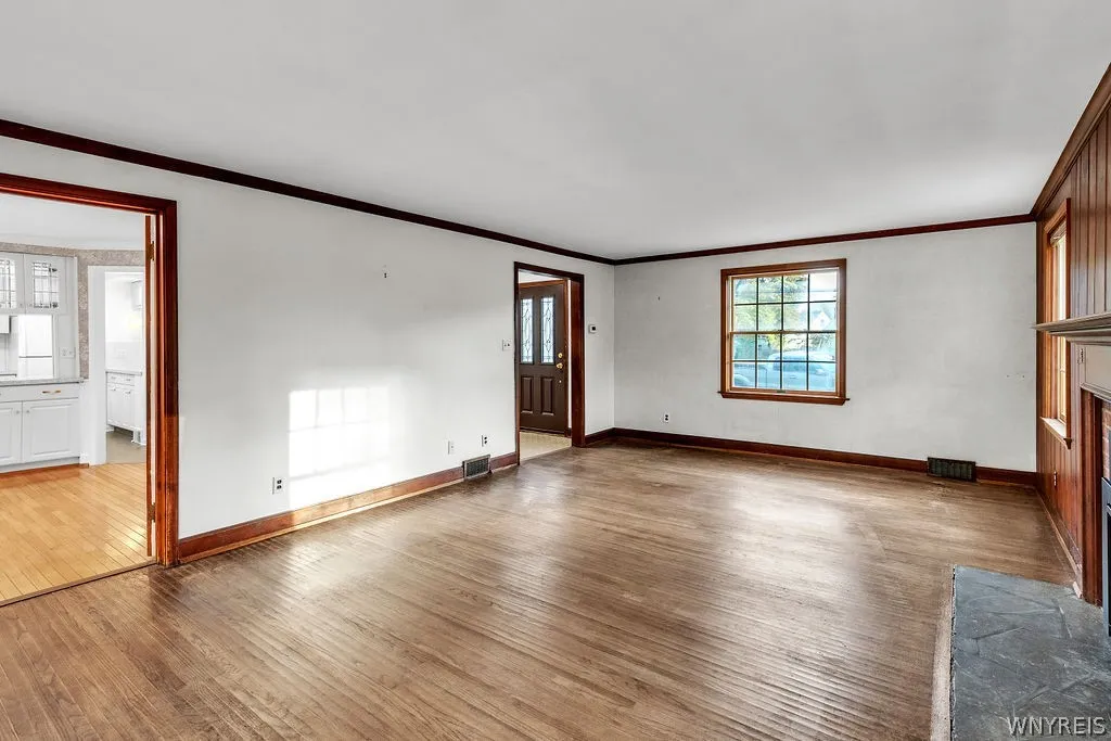 758 Pasadena Avenue, Niagara Falls, New York 14304, Niagara Falls, New York 14304, 3 Bedroom Bedrooms, 9 Room Rooms,1 BathroomBathrooms,Residential,For Sale,758 Pasadena Avenue, Niagara Falls, New York 14304,0,B1724992