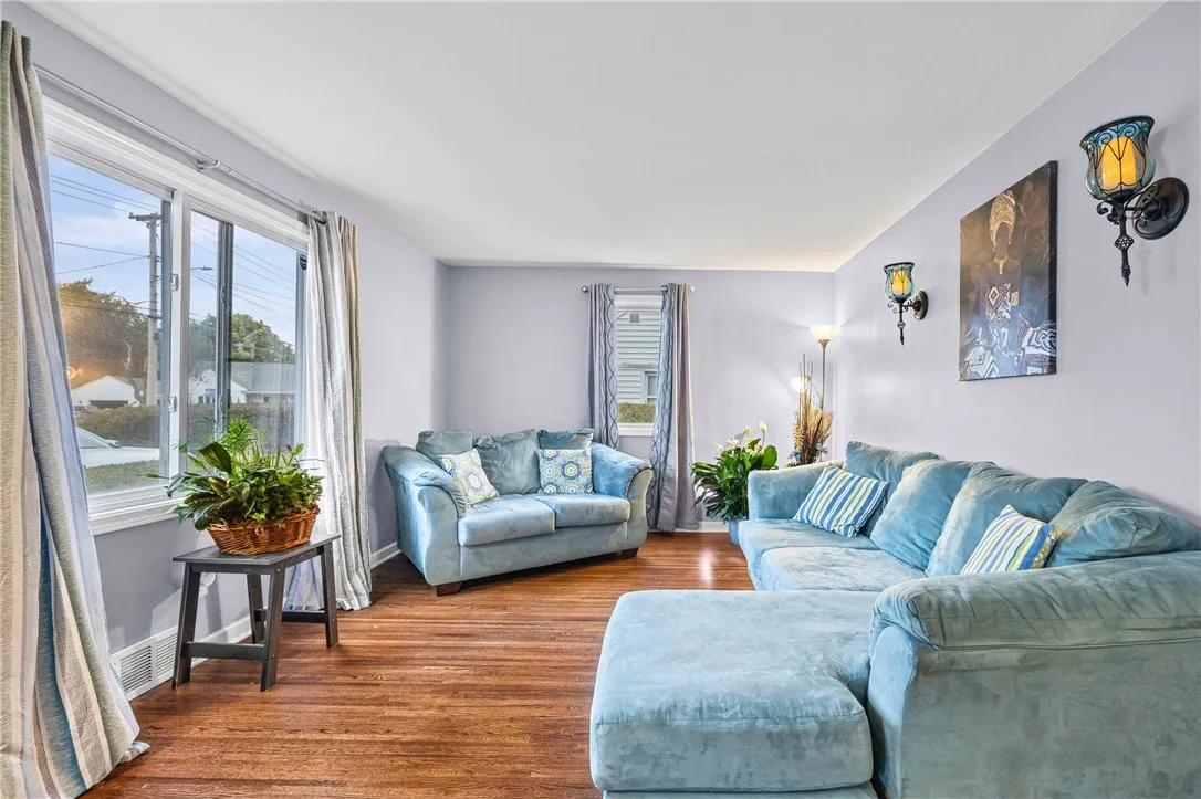 444 Waring Road, Rochester, New York 14609, Rochester, New York 14609, 3 Bedroom Bedrooms, 6 Room Rooms,1 BathroomBathrooms,Residential,For Sale,444 Waring Road, Rochester, New York 14609,0,R1725410