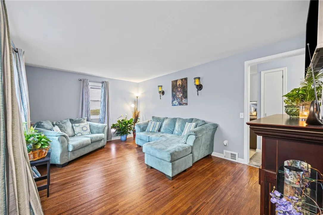 444 Waring Road, Rochester, New York 14609, Rochester, New York 14609, 3 Bedroom Bedrooms, 6 Room Rooms,1 BathroomBathrooms,Residential,For Sale,444 Waring Road, Rochester, New York 14609,0,R1725410