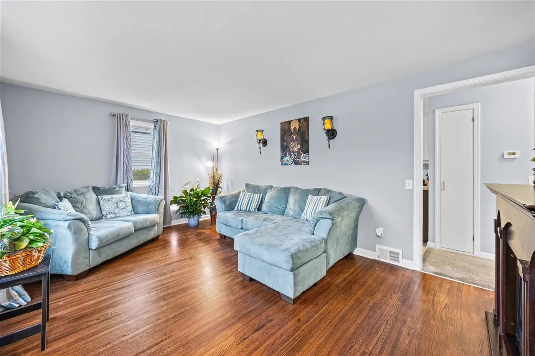 444 Waring Road, Rochester, New York 14609, Rochester, New York 14609, 3 Bedroom Bedrooms, 6 Room Rooms,1 BathroomBathrooms,Residential,For Sale,444 Waring Road, Rochester, New York 14609,0,R1725410