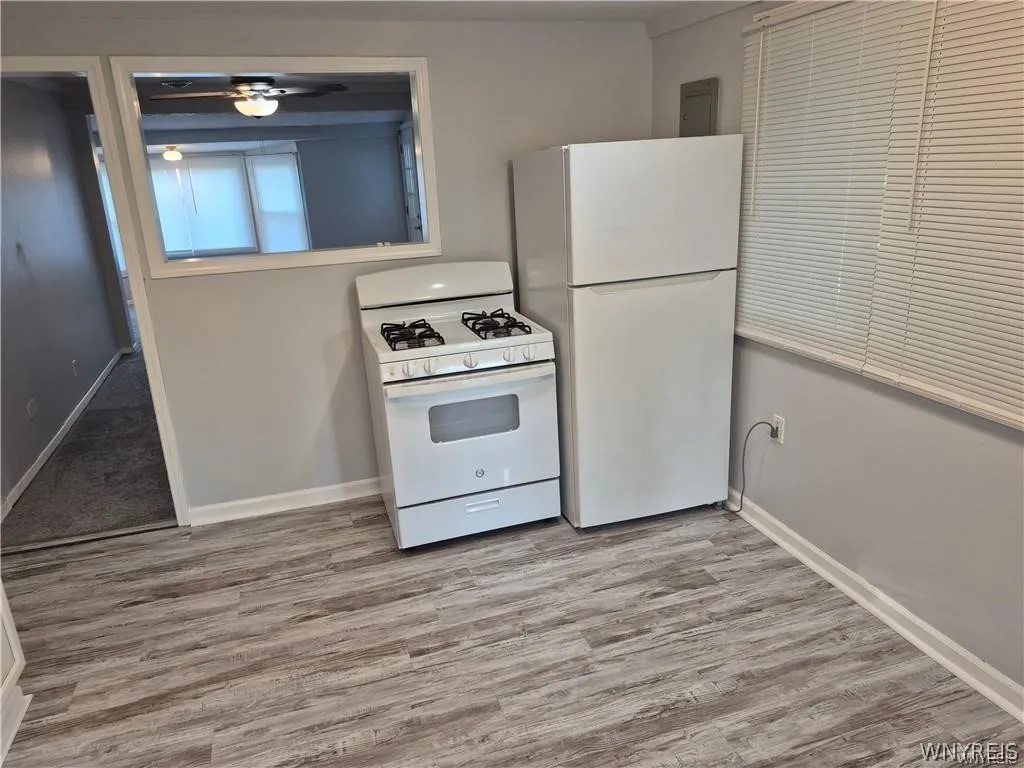 316 Hyland Avenue, Cheektowaga, New York 14043, Cheektowaga, New York 14043, 2 Bedroom Bedrooms, 5 Room Rooms,1 BathroomBathrooms,Residential Lease,For Rent,316 Hyland Avenue, Cheektowaga, New York 14043,0,B1725412