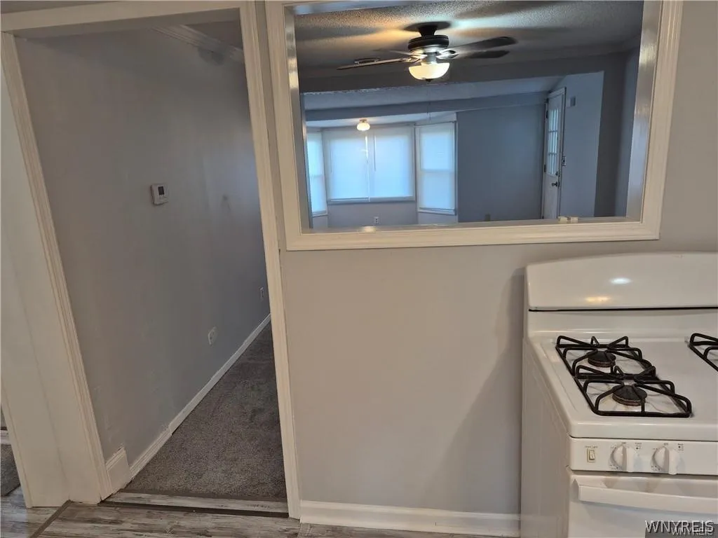 316 Hyland Avenue, Cheektowaga, New York 14043, Cheektowaga, New York 14043, 2 Bedroom Bedrooms, 5 Room Rooms,1 BathroomBathrooms,Residential Lease,For Rent,316 Hyland Avenue, Cheektowaga, New York 14043,0,B1725412