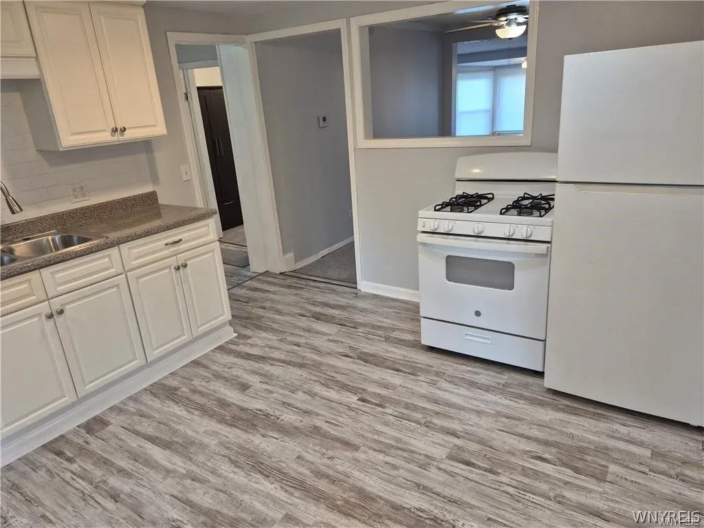 316 Hyland Avenue, Cheektowaga, New York 14043, Cheektowaga, New York 14043, 2 Bedroom Bedrooms, 5 Room Rooms,1 BathroomBathrooms,Residential Lease,For Rent,316 Hyland Avenue, Cheektowaga, New York 14043,0,B1725412