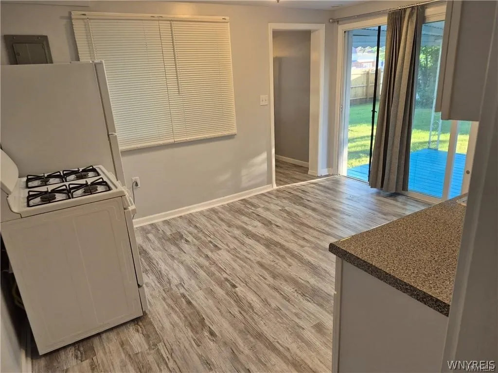 316 Hyland Avenue, Cheektowaga, New York 14043, Cheektowaga, New York 14043, 2 Bedroom Bedrooms, 5 Room Rooms,1 BathroomBathrooms,Residential Lease,For Rent,316 Hyland Avenue, Cheektowaga, New York 14043,0,B1725412