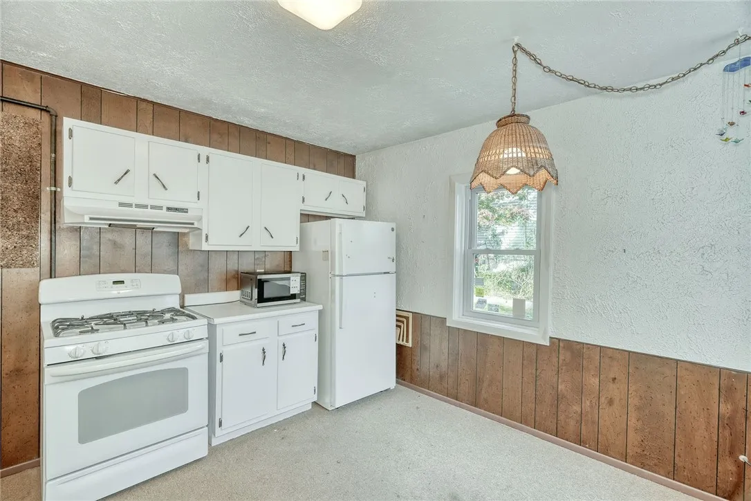 28 Audley Way, Brighton, New York 14610, Brighton, New York 14610, 2 Bedroom Bedrooms, 5 Room Rooms,1 BathroomBathrooms,Residential,For Sale,28 Audley Way, Brighton, New York 14610,0,R1725252