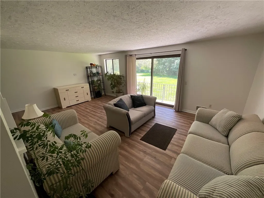 24 Great Wood Court, Perinton, New York 14450, Perinton, New York 14450, 1 Bedroom Bedrooms, 3 Room Rooms,1 BathroomBathrooms,Residential,For Sale,24 Great Wood Court, Perinton, New York 14450,0,R1725445