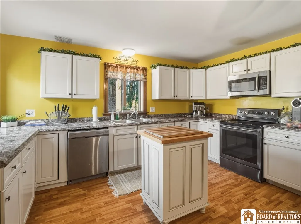 9199 Route 353, Dayton, New York 14070, Dayton, New York 14070, 3 Bedroom Bedrooms, 10 Room Rooms,1 BathroomBathrooms,Residential,For Sale,9199 Route 353, Dayton, New York 14070,0,R1725398