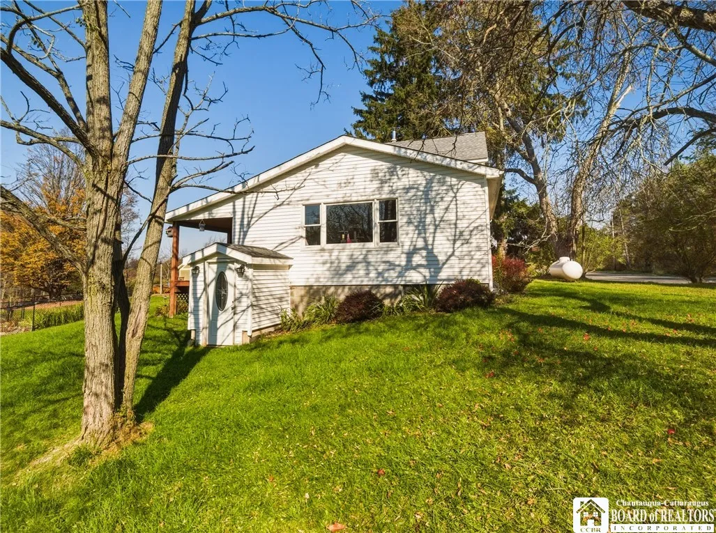 9199 Route 353, Dayton, New York 14070, Dayton, New York 14070, 3 Bedroom Bedrooms, 10 Room Rooms,1 BathroomBathrooms,Residential,For Sale,9199 Route 353, Dayton, New York 14070,0,R1725398