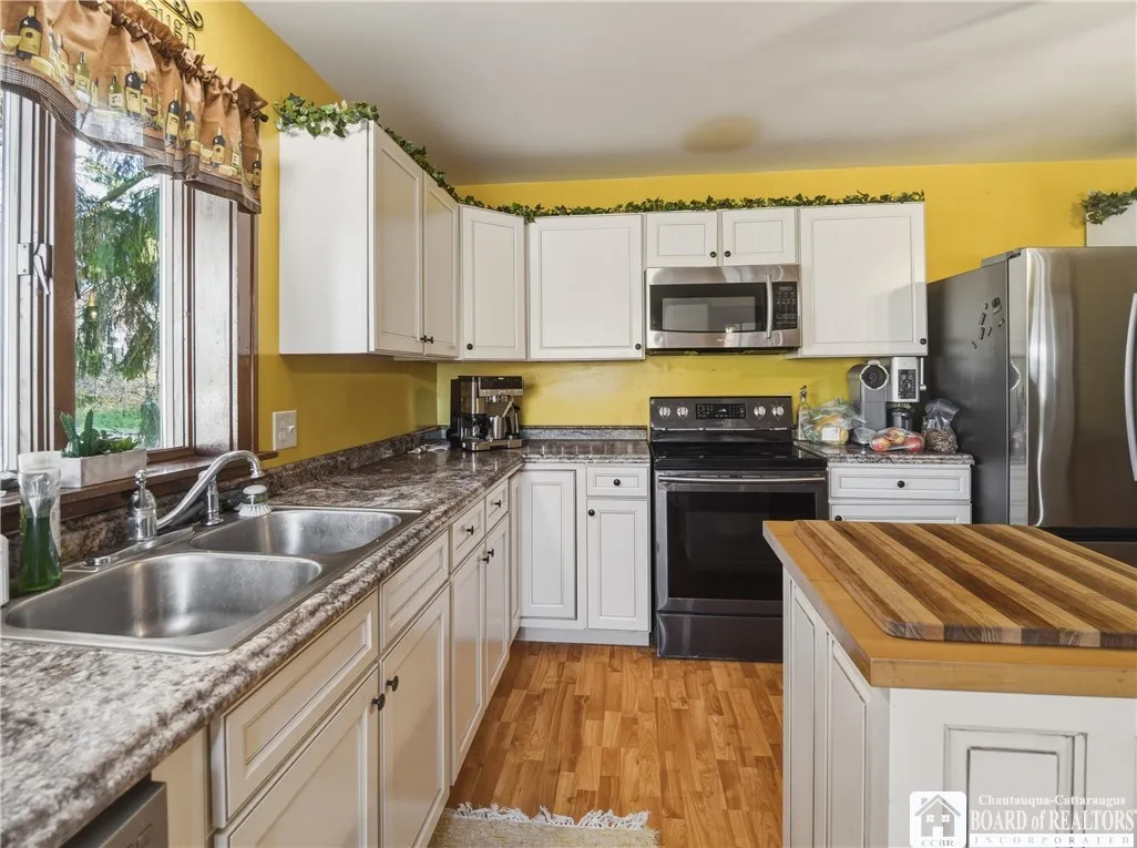9199 Route 353, Dayton, New York 14070, Dayton, New York 14070, 3 Bedroom Bedrooms, 10 Room Rooms,1 BathroomBathrooms,Residential,For Sale,9199 Route 353, Dayton, New York 14070,0,R1725398