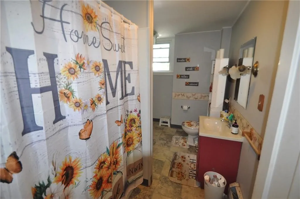112 State Street, Seneca Falls, New York 13148, Seneca Falls, New York 13148, 4 Bedroom Bedrooms, ,3 BathroomBathrooms,Residential,For Sale,112 State Street, Seneca Falls, New York 13148,0,R1725472