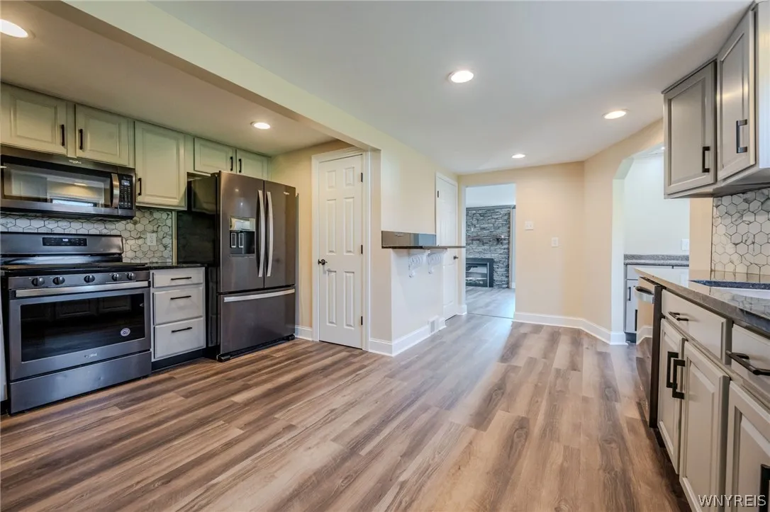 2507 Oak Harbor Road, Grand Island, New York 14072, Grand Island, New York 14072, 4 Bedroom Bedrooms, 9 Room Rooms,3 BathroomBathrooms,Residential,For Sale,2507 Oak Harbor Road, Grand Island, New York 14072,0,B1725437