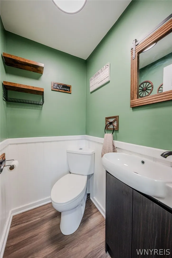 2507 Oak Harbor Road, Grand Island, New York 14072, Grand Island, New York 14072, 4 Bedroom Bedrooms, 9 Room Rooms,3 BathroomBathrooms,Residential,For Sale,2507 Oak Harbor Road, Grand Island, New York 14072,0,B1725437