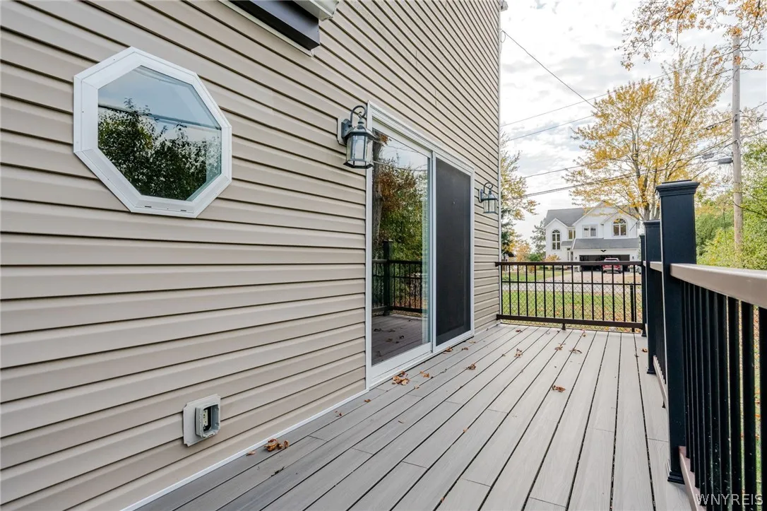 2507 Oak Harbor Road, Grand Island, New York 14072, Grand Island, New York 14072, 4 Bedroom Bedrooms, 9 Room Rooms,3 BathroomBathrooms,Residential,For Sale,2507 Oak Harbor Road, Grand Island, New York 14072,0,B1725437
