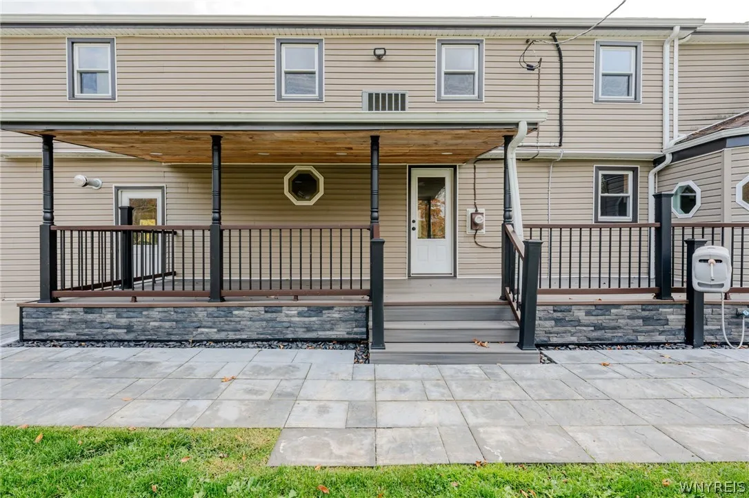 2507 Oak Harbor Road, Grand Island, New York 14072, Grand Island, New York 14072, 4 Bedroom Bedrooms, 9 Room Rooms,3 BathroomBathrooms,Residential,For Sale,2507 Oak Harbor Road, Grand Island, New York 14072,0,B1725437