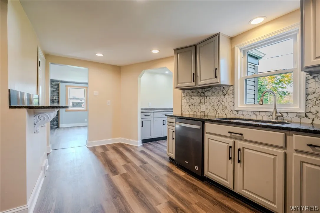 2507 Oak Harbor Road, Grand Island, New York 14072, Grand Island, New York 14072, 4 Bedroom Bedrooms, 9 Room Rooms,3 BathroomBathrooms,Residential,For Sale,2507 Oak Harbor Road, Grand Island, New York 14072,0,B1725437