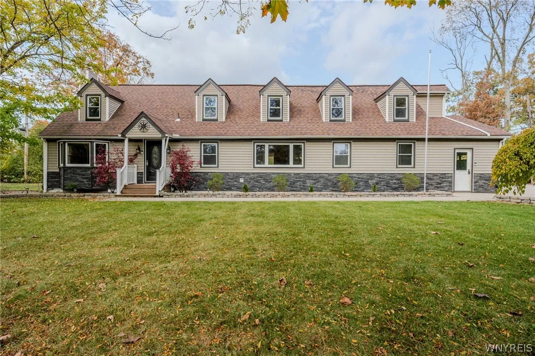 2507 Oak Harbor Road, Grand Island, New York 14072, Grand Island, New York 14072, 4 Bedroom Bedrooms, 9 Room Rooms,3 BathroomBathrooms,Residential,For Sale,2507 Oak Harbor Road, Grand Island, New York 14072,0,B1725437