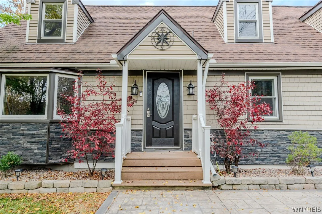 2507 Oak Harbor Road, Grand Island, New York 14072, Grand Island, New York 14072, 4 Bedroom Bedrooms, 9 Room Rooms,3 BathroomBathrooms,Residential,For Sale,2507 Oak Harbor Road, Grand Island, New York 14072,0,B1725437