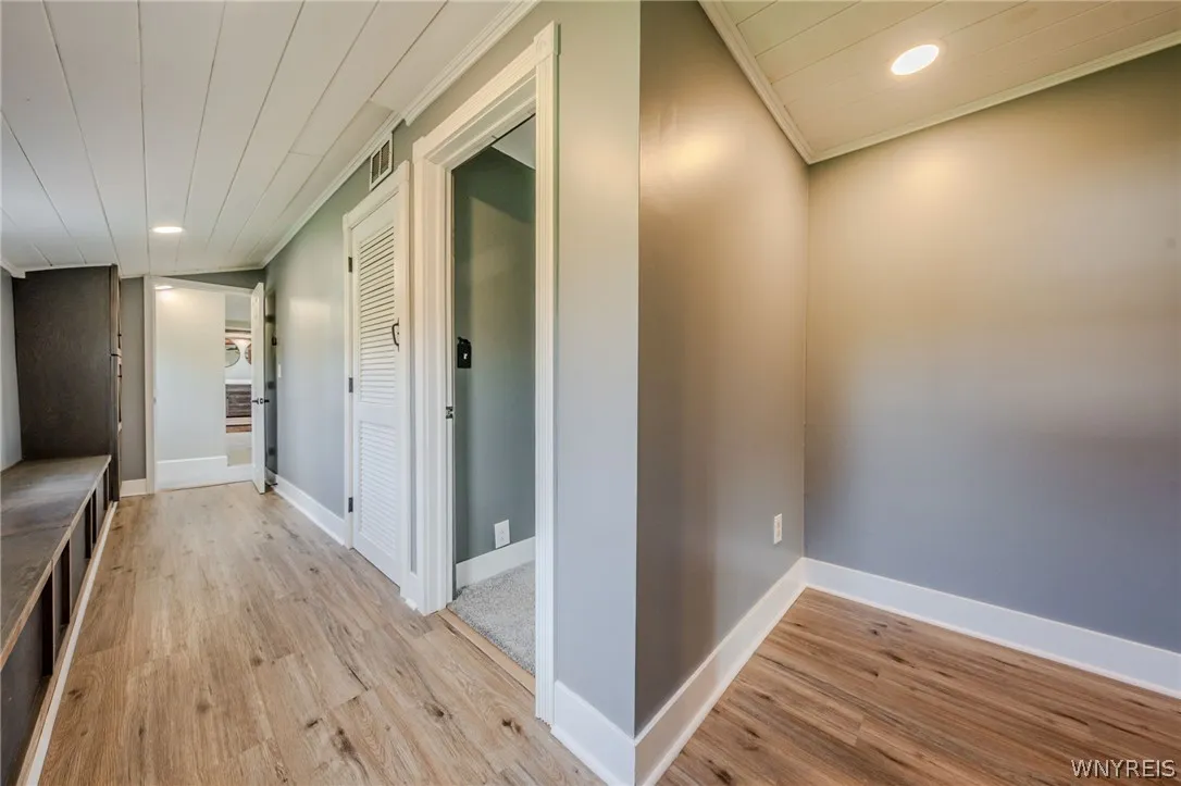 2507 Oak Harbor Road, Grand Island, New York 14072, Grand Island, New York 14072, 4 Bedroom Bedrooms, 9 Room Rooms,3 BathroomBathrooms,Residential,For Sale,2507 Oak Harbor Road, Grand Island, New York 14072,0,B1725437