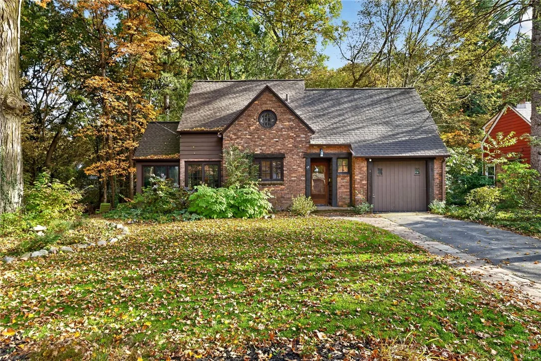 Brighton, New York 14625, 3 Bedroom Bedrooms, 8 Room Rooms,1 BathroomBathrooms,Residential,For Sale,0,R1725204