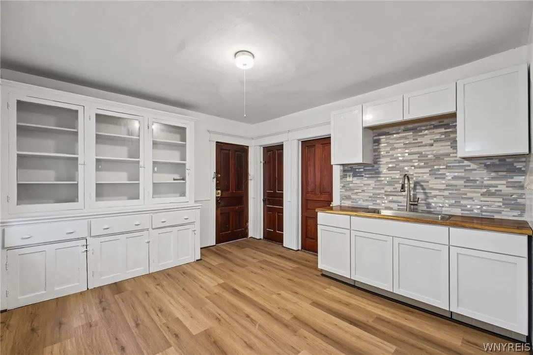 218 Laurel Street, Buffalo, New York 14208, Buffalo, New York 14208, 6 Bedroom Bedrooms, ,2 BathroomBathrooms,Residential,For Sale,218 Laurel Street, Buffalo, New York 14208,0,B1725527