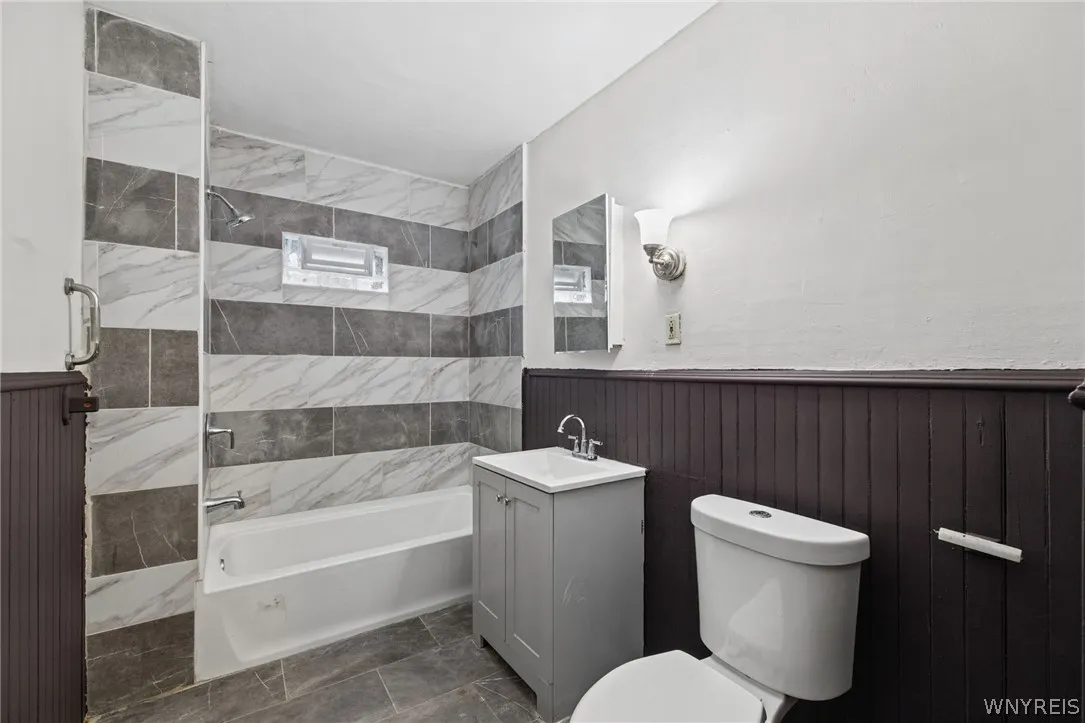 218 Laurel Street, Buffalo, New York 14208, Buffalo, New York 14208, 6 Bedroom Bedrooms, ,2 BathroomBathrooms,Residential,For Sale,218 Laurel Street, Buffalo, New York 14208,0,B1725527