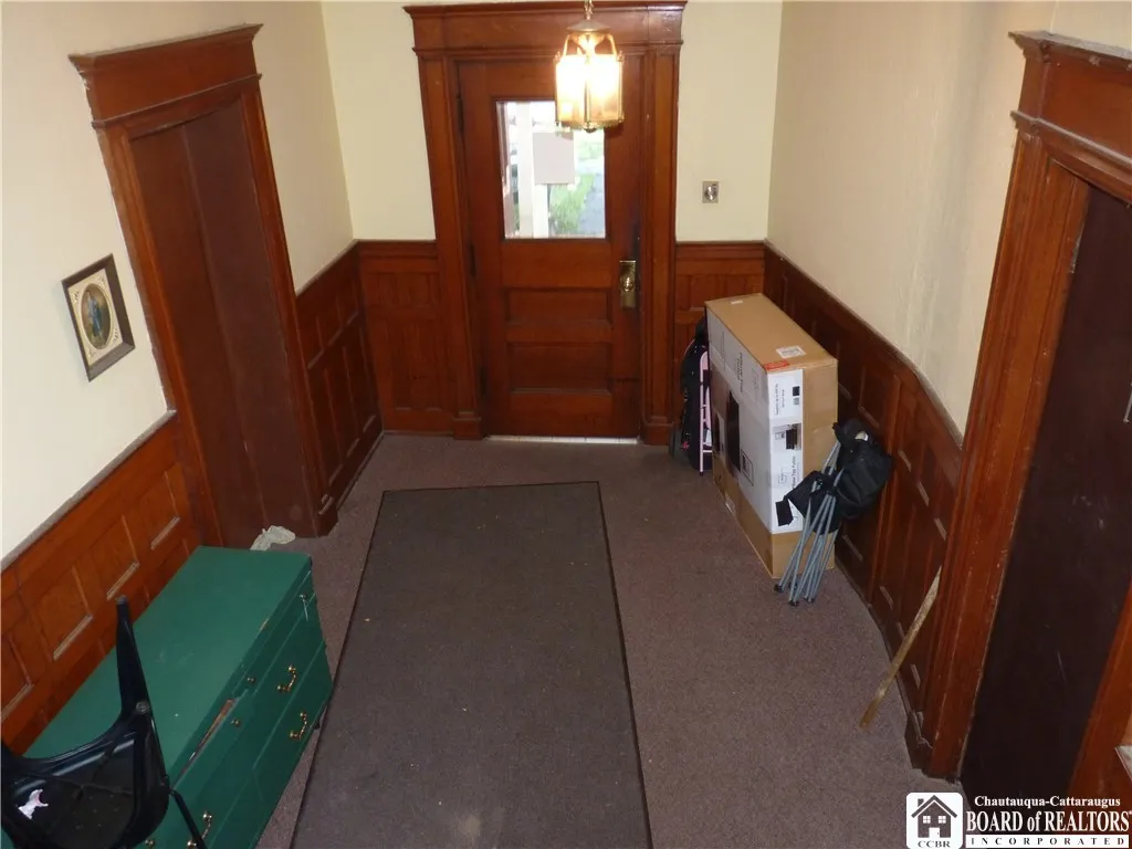 334 East 5th Street, Jamestown, New York 14701, Jamestown, New York 14701, 1 Bedroom Bedrooms, 5 Room Rooms,1 BathroomBathrooms,Residential Lease,For Rent,334 East 5th Street, Jamestown, New York 14701,0,R1725068