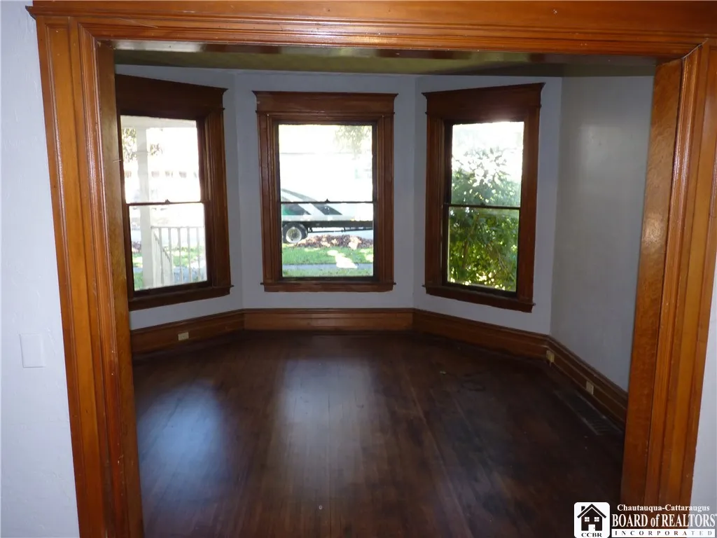 334 East 5th Street, Jamestown, New York 14701, Jamestown, New York 14701, 1 Bedroom Bedrooms, 5 Room Rooms,1 BathroomBathrooms,Residential Lease,For Rent,334 East 5th Street, Jamestown, New York 14701,0,R1725068
