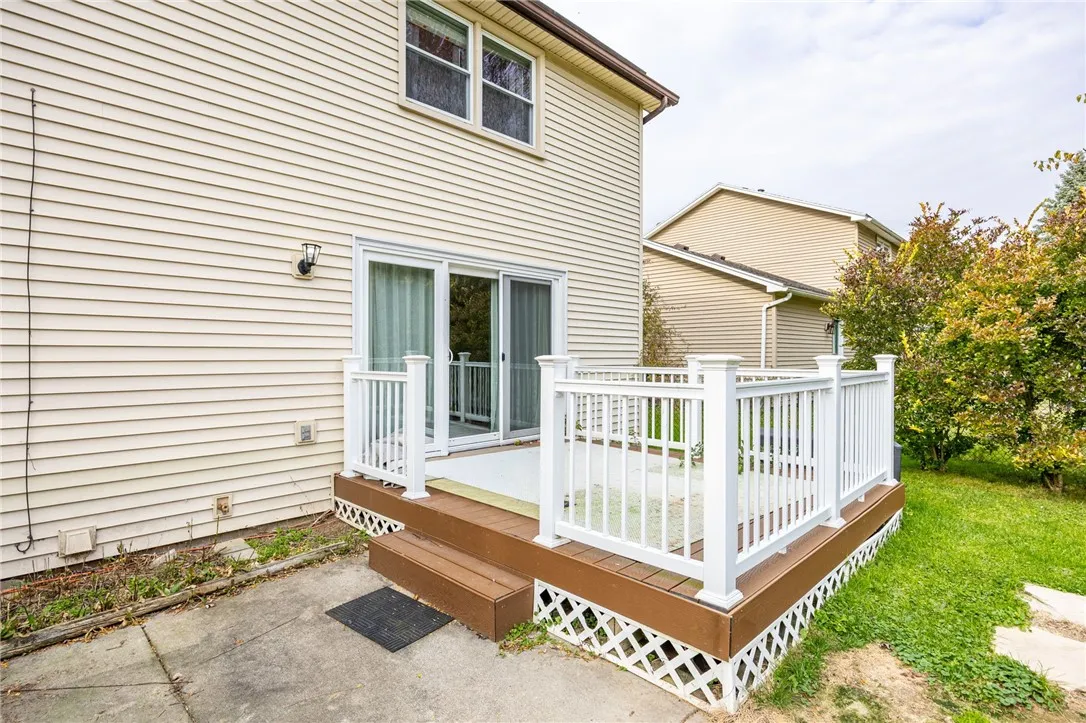 16 Sanders Farm Dr, Penfield, New York 14526, Penfield, New York 14526, 2 Bedroom Bedrooms, 6 Room Rooms,1 BathroomBathrooms,Residential Lease,For Rent,16 Sanders Farm Dr, Penfield, New York 14526,0,R1725480