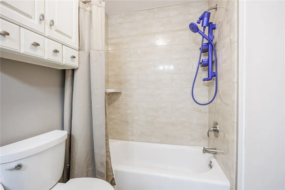 16 Sanders Farm Dr, Penfield, New York 14526, Penfield, New York 14526, 2 Bedroom Bedrooms, 6 Room Rooms,1 BathroomBathrooms,Residential Lease,For Rent,16 Sanders Farm Dr, Penfield, New York 14526,0,R1725480