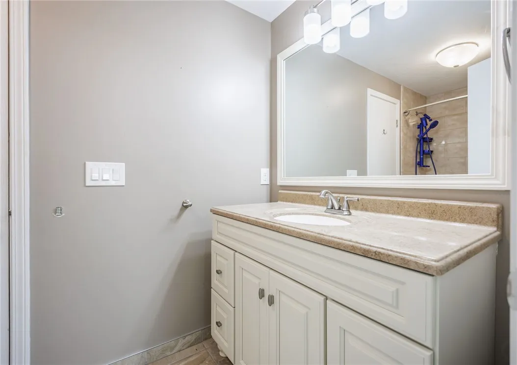 16 Sanders Farm Dr, Penfield, New York 14526, Penfield, New York 14526, 2 Bedroom Bedrooms, 6 Room Rooms,1 BathroomBathrooms,Residential Lease,For Rent,16 Sanders Farm Dr, Penfield, New York 14526,0,R1725480