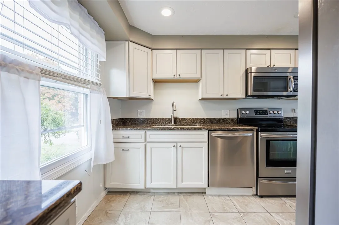 16 Sanders Farm Dr, Penfield, New York 14526, Penfield, New York 14526, 2 Bedroom Bedrooms, 6 Room Rooms,1 BathroomBathrooms,Residential Lease,For Rent,16 Sanders Farm Dr, Penfield, New York 14526,0,R1725480