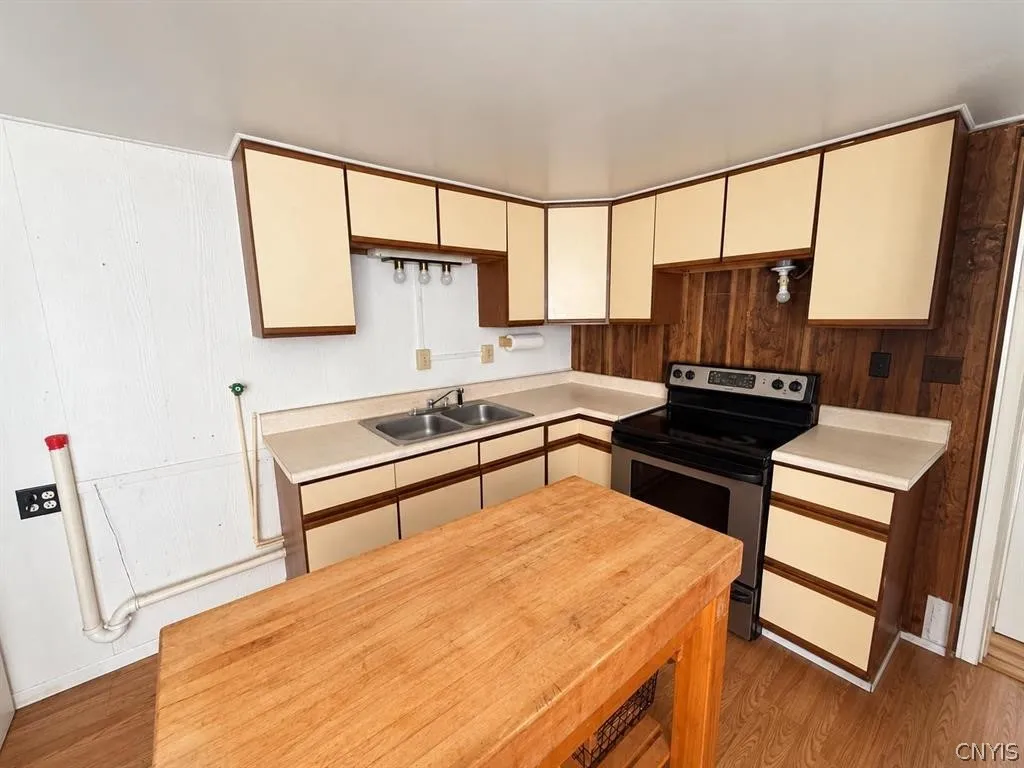 281 East Main Street, Gouverneur, New York 13642, Gouverneur, New York 13642, 4 Bedroom Bedrooms, ,4 BathroomBathrooms,Residential,For Sale,281 East Main Street, Gouverneur, New York 13642,0,S1724373