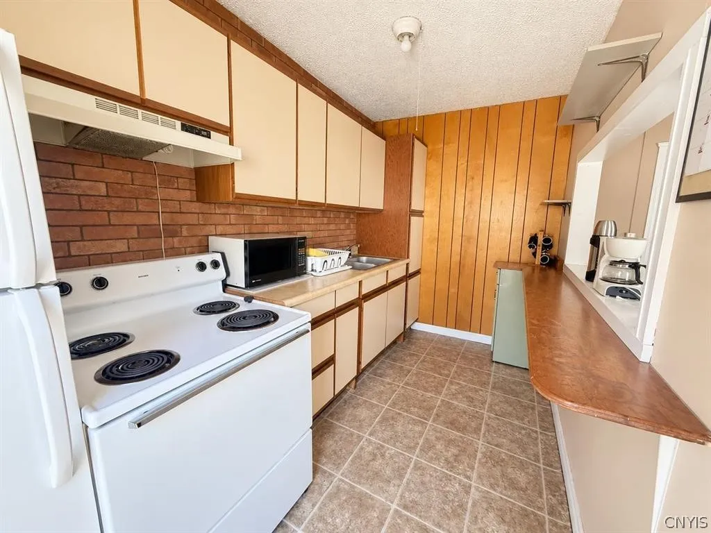 281 East Main Street, Gouverneur, New York 13642, Gouverneur, New York 13642, 4 Bedroom Bedrooms, ,4 BathroomBathrooms,Residential,For Sale,281 East Main Street, Gouverneur, New York 13642,0,S1724373