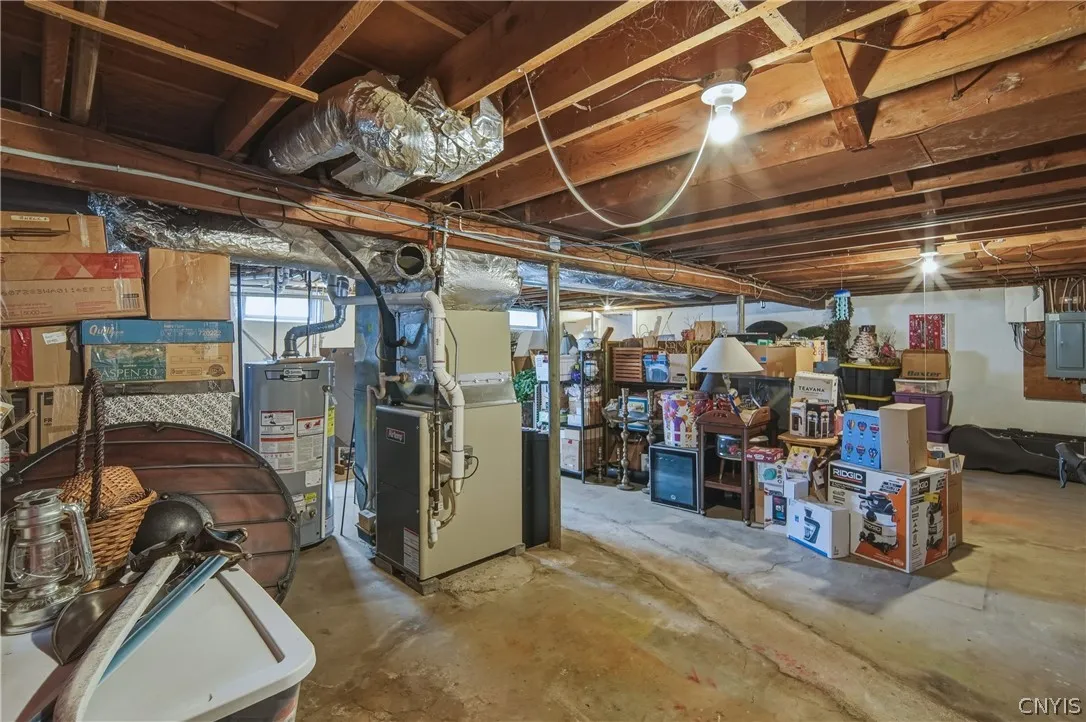 Large, well maintained, open basement