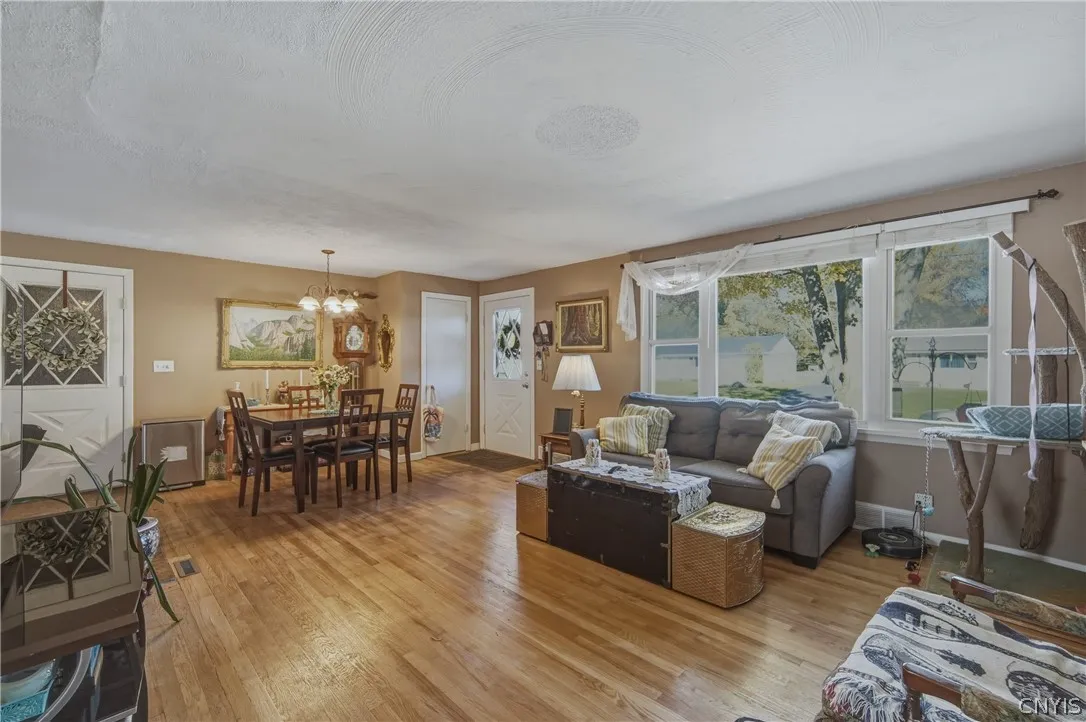 132 Oakley Drive, Cicero, New York 13212, Cicero, New York 13212, 3 Bedroom Bedrooms, 4 Room Rooms,1 BathroomBathrooms,Residential,For Sale,132 Oakley Drive, Cicero, New York 13212,0,S1725037