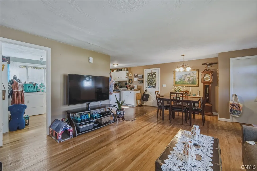 132 Oakley Drive, Cicero, New York 13212, Cicero, New York 13212, 3 Bedroom Bedrooms, 4 Room Rooms,1 BathroomBathrooms,Residential,For Sale,132 Oakley Drive, Cicero, New York 13212,0,S1725037