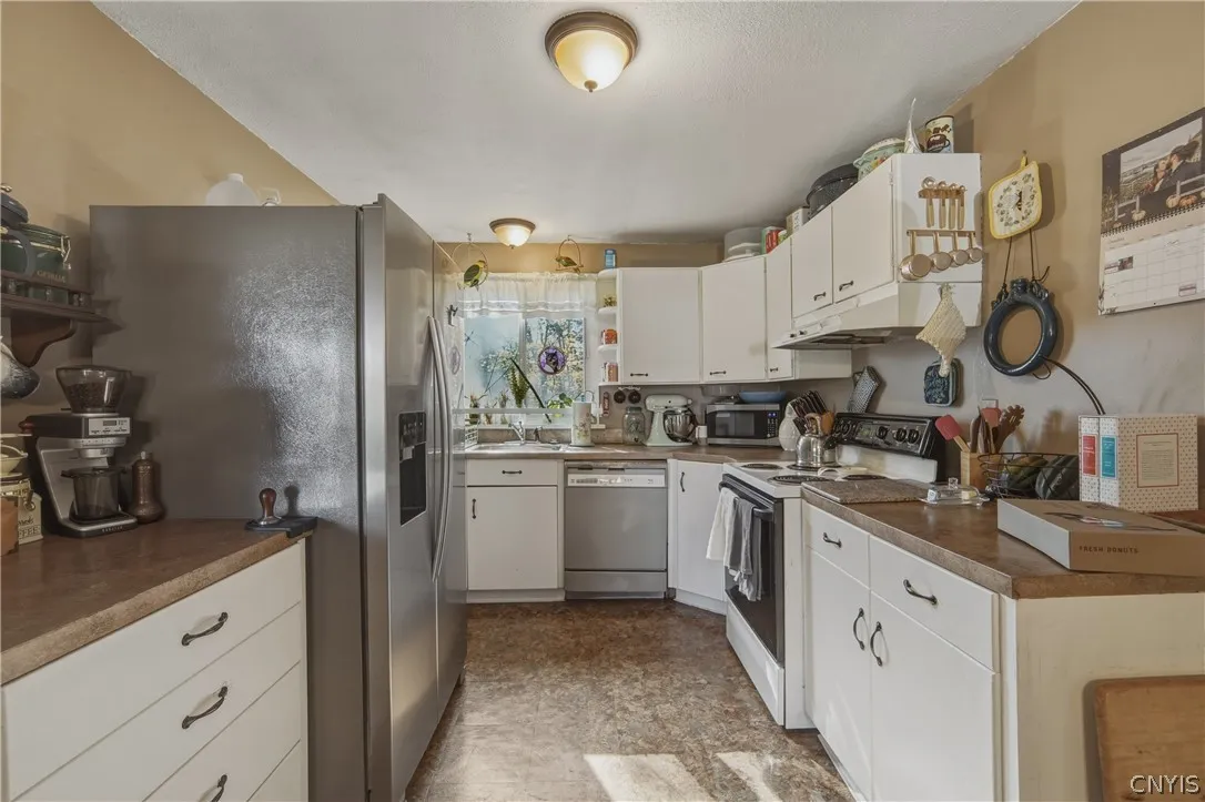 132 Oakley Drive, Cicero, New York 13212, Cicero, New York 13212, 3 Bedroom Bedrooms, 4 Room Rooms,1 BathroomBathrooms,Residential,For Sale,132 Oakley Drive, Cicero, New York 13212,0,S1725037