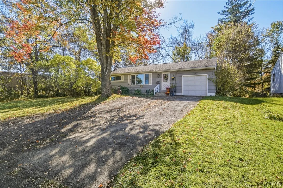 132 Oakley Drive, Cicero, New York 13212, Cicero, New York 13212, 3 Bedroom Bedrooms, 4 Room Rooms,1 BathroomBathrooms,Residential,For Sale,132 Oakley Drive, Cicero, New York 13212,0,S1725037