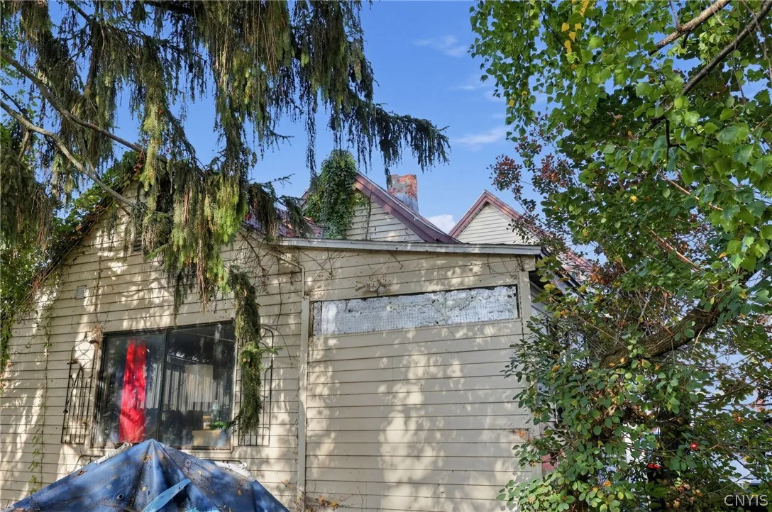 44 Hoffman Place, Buffalo, New York 14207, Buffalo, New York 14207, 4 Bedroom Bedrooms, 7 Room Rooms,2 BathroomBathrooms,Residential,For Sale,44 Hoffman Place, Buffalo, New York 14207,0,S1724102
