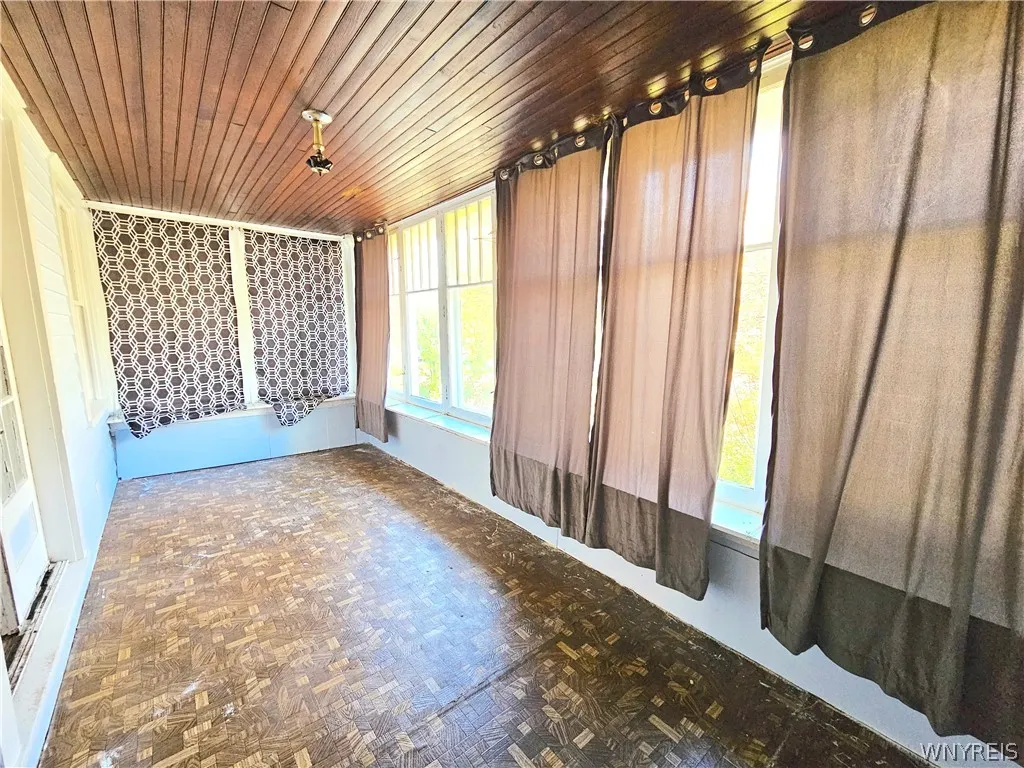 79 Sterling Avenue, Buffalo, New York 14216, Buffalo, New York 14216, 3 Bedroom Bedrooms, 8 Room Rooms,1 BathroomBathrooms,Residential Lease,For Rent,79 Sterling Avenue, Buffalo, New York 14216,0,B1725566