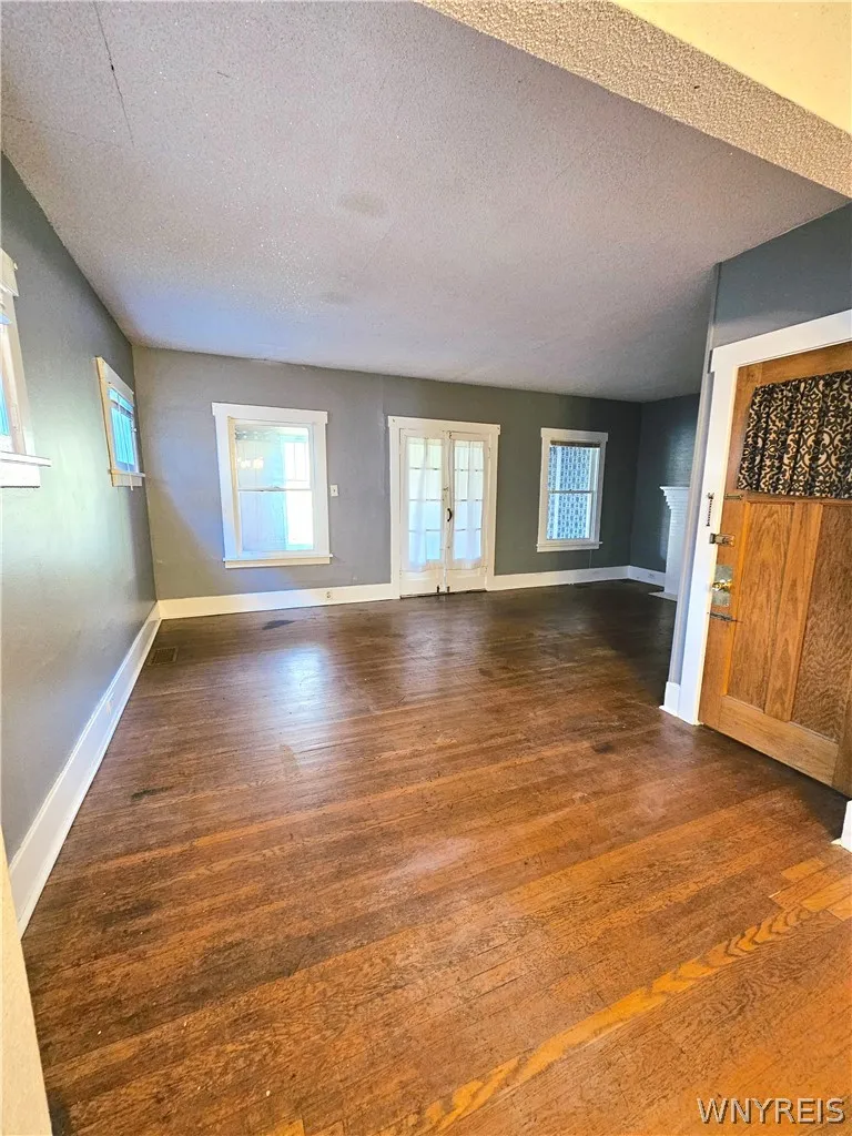 79 Sterling Avenue, Buffalo, New York 14216, Buffalo, New York 14216, 3 Bedroom Bedrooms, 8 Room Rooms,1 BathroomBathrooms,Residential Lease,For Rent,79 Sterling Avenue, Buffalo, New York 14216,0,B1725566