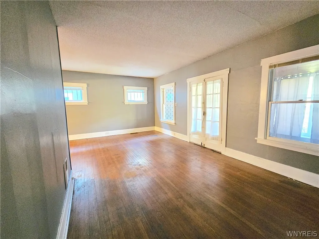 79 Sterling Avenue, Buffalo, New York 14216, Buffalo, New York 14216, 3 Bedroom Bedrooms, 8 Room Rooms,1 BathroomBathrooms,Residential Lease,For Rent,79 Sterling Avenue, Buffalo, New York 14216,0,B1725566