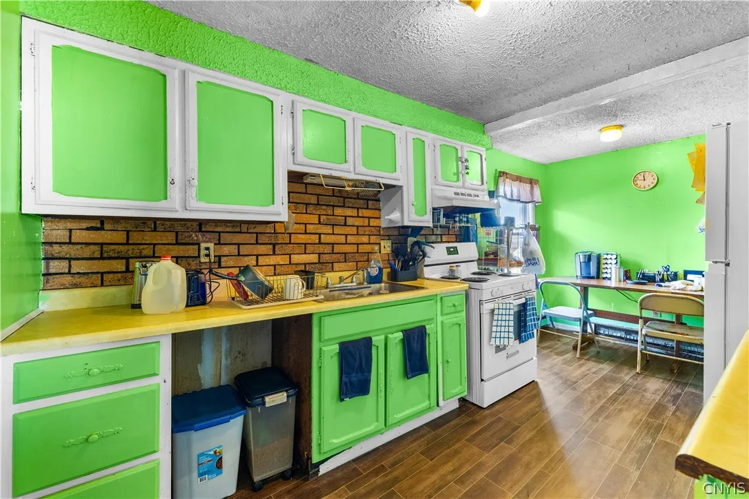 209 Lawrence Street, Rome, New York 13440, Rome, New York 13440, 5 Bedroom Bedrooms, ,2 BathroomBathrooms,Residential,For Sale,209 Lawrence Street, Rome, New York 13440,0,S1724667