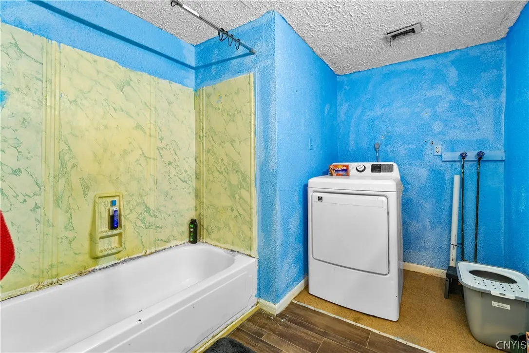 209 Lawrence Street, Rome, New York 13440, Rome, New York 13440, 5 Bedroom Bedrooms, ,2 BathroomBathrooms,Residential,For Sale,209 Lawrence Street, Rome, New York 13440,0,S1724667